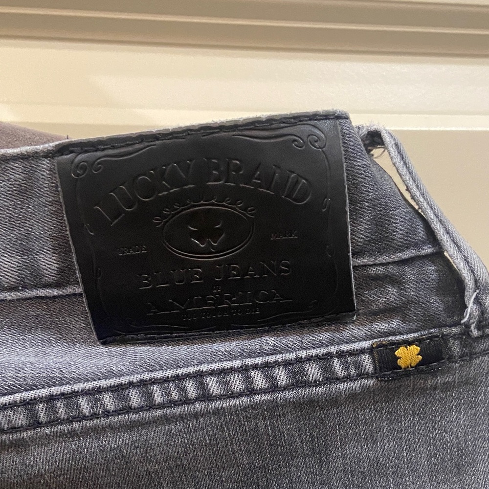 Lucky Brand Men's Straight Jeans in Washed Gray 31x32 - 410 Athletic Fit - Picture 3 of 8
